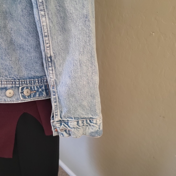 Old Navy Blue Denim Jacket - Picture 9 of 10
